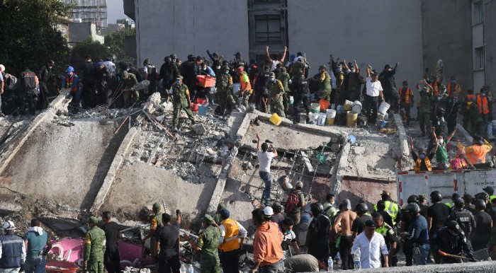 Más de 200 muertos deja terremoto en México: 21 de ellos eran niños