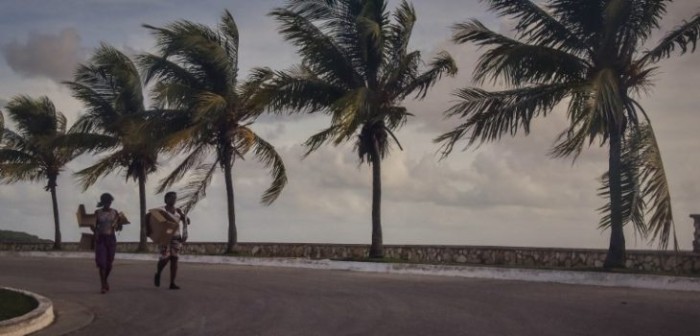 Huracán Irma ya pasa por el centro de Cuba y un Miami 