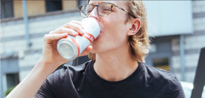 ¿Lo usarías? El peculiar banano con estampado de 'panza' que saca risas en Internet