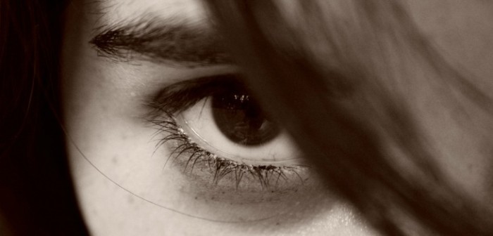 Extensiones de pestañas: la horrible consecuencia que le dejó a mujer un mal tratamiento