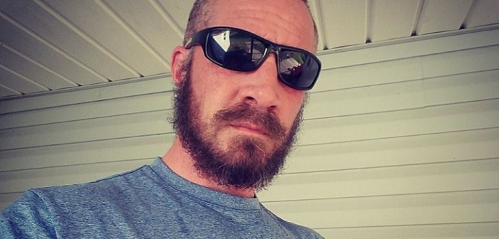 Aplaudida regla de padre para salir con sus hijas demostró que las mujeres son empoderadas