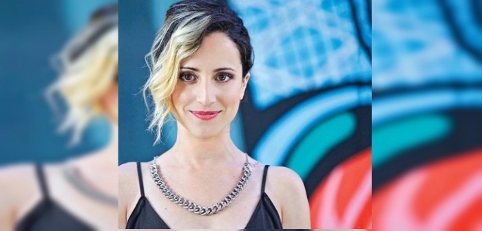 El pronunciado escote con el que Camila Hirane animó evento de CNTV: se llenó de halagos