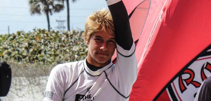 Joven surfista muere tras buscar la 'mejor ola de su vida' en medio del huracán Irma