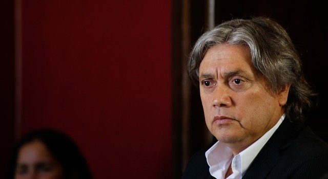 Senador Navarro fue internado en hospital penquista por problemas de salud