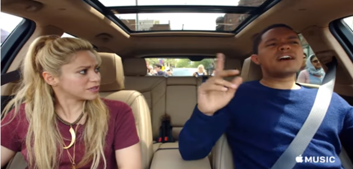 La imprudente acción de Shakira como copiloto en el espacio 'Carpool Karoke'