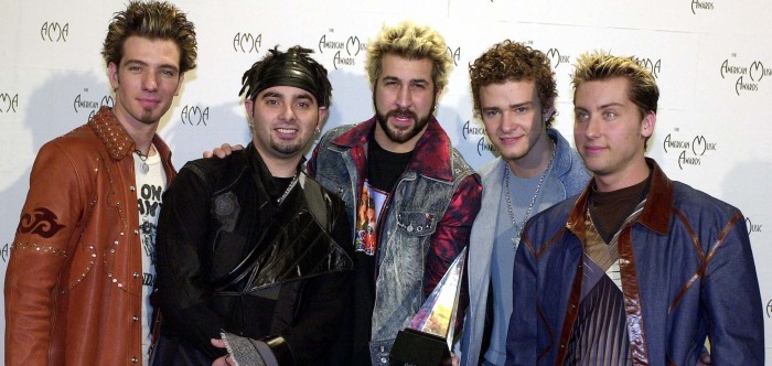 Ex NSYNC acusa discriminación luego que le negaran donar sangre por tiroteo en Las Vegas