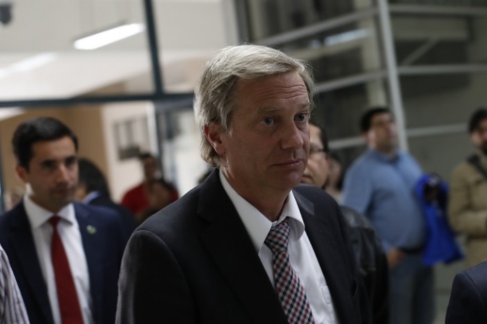 José Antonio Kast es blanco de críticas en redes por apoyar la tenencia de armas de fuego