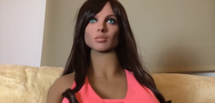 Muñeca sexual fue dañada en feria tecnológica de Austria por público que la utilizó