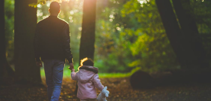 Papá dejó a hijas diseñar sus tatuajes y el tierno resultado fue alabado por seguidores