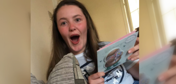 Joven compartió divertida consecuencia que le dejó el uso de bronceador antes de entrenar