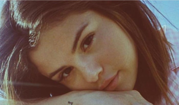 El innegable parecido entre Selena Gomez y su madre: sorprendió con foto redes