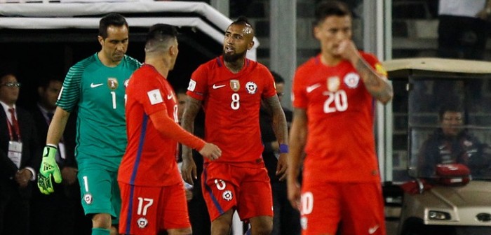 Afirman que Claudio Bravo llamó a Vidal para superar quiebre en el camarín de 'La Roja'
