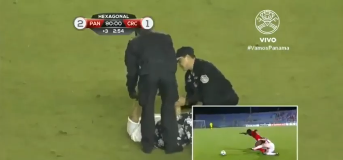 La notable historia de una abuelita que simuló desmayo en cancha para ayudar a Panamá