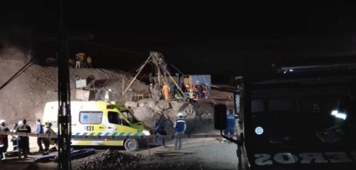 Rescatan a los dos mineros atrapados a 108 metros de profundidad en faena de Taltal