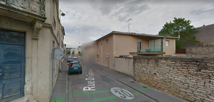 La extraña criatura captada en edificio francés que Google decidió censurar en sus mapas