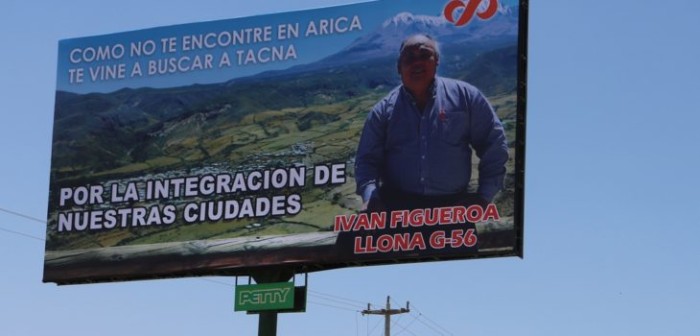 La llamativa propaganda de candidato a diputado por Arica: instaló un cartel en Perú
