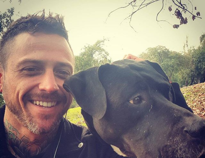 Del moño al pelo rapado: Pascual Fernández mostró su nuevo look en Instagram