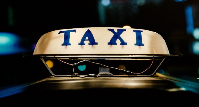 El antiguo manual de expresiones en inglés para taxistas que causa furor en redes sociales
