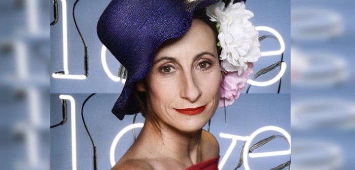 Amparo Noguera cautivó como modelo en desfile de Mercedes-Benz Fashion Week