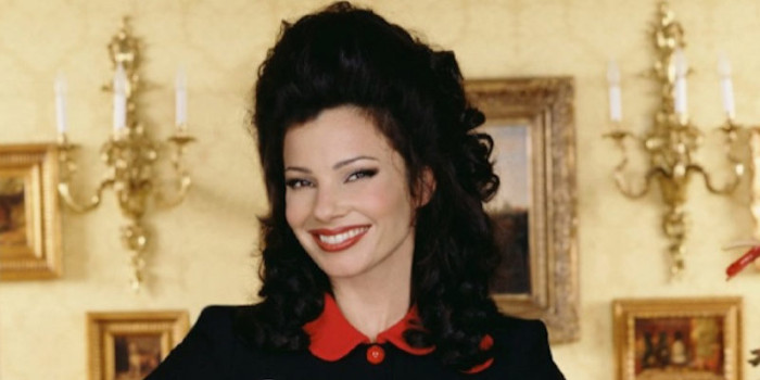 Actriz de 'The Nanny' se lució con ajustado vestido en su cumpleaños número 60