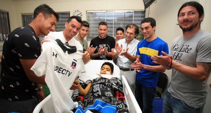 Dolorosa noticia enlutó el liderato de Colo Colo: falleció pequeño hincha que visitaron