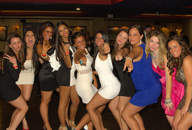 ¿Buscas el vestido ideal? tips para elegir el mejor de acuerdo a la forma de tu cuerpo