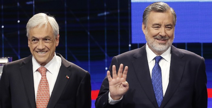 Las sarcásticas ilustraciones de Piñera y Guillier 'rogando' votos que arrasan en redes