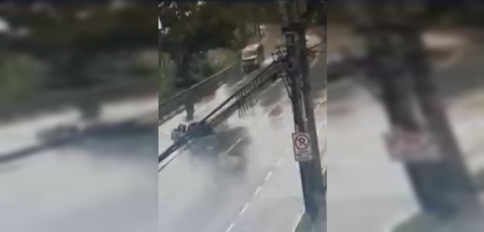 Video capta momento exacto en que camioneta impacta  taxibus en Concepción