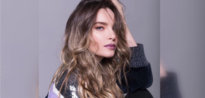 Fotografía de Belinda es blanco de críticas por supuesto exceso de retoque digital