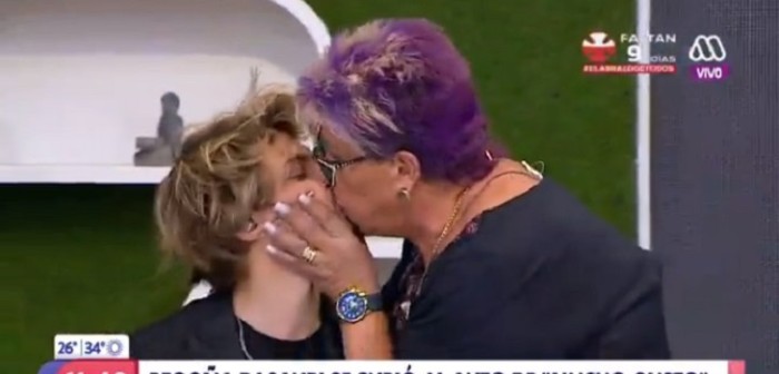 ¡Se pasó! Joaquín Méndez le robó osado beso a Patricia Maldonado en el 'Mucho Gusto'