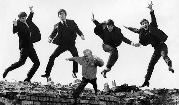 Sebastián Piñera aseguró haber visto a los Beatles y en Twitter lo taparon a memes