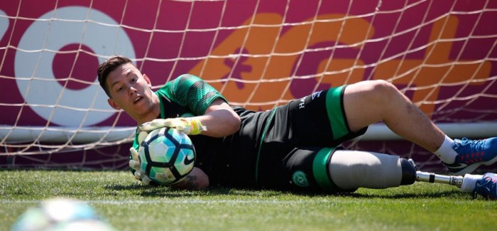 Arquero amputado que sobrevivió al accidente de Chapecoense volvió a los entrenamientos