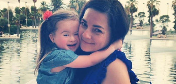 Madre busca crear conciencia sobre niños enfermos en el colegio con fuerte foto de su hija