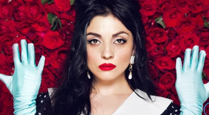 La breve aparición de Mon Laferte en exitosa teleserie de TVN que muy pocos recuerdan