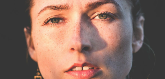 Tatuajes de pecas: jóvenes se dibujan las constelaciones según su signo del zodiaco