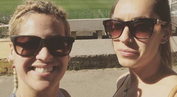 María Jimena Pereyra se viste de novia con su polola y anuncia que será madre