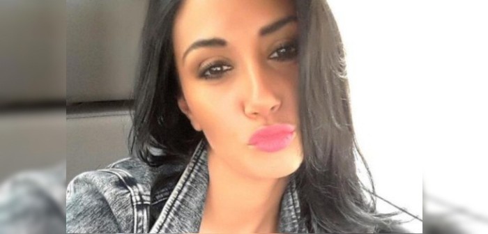 ¿Pac-Man? Pamela Díaz protagonizó divertido video comiendo frutillas