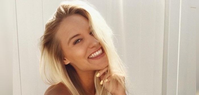 Joven se ríe de su soltería con divertida postal familiar navideña: identificó a muchos