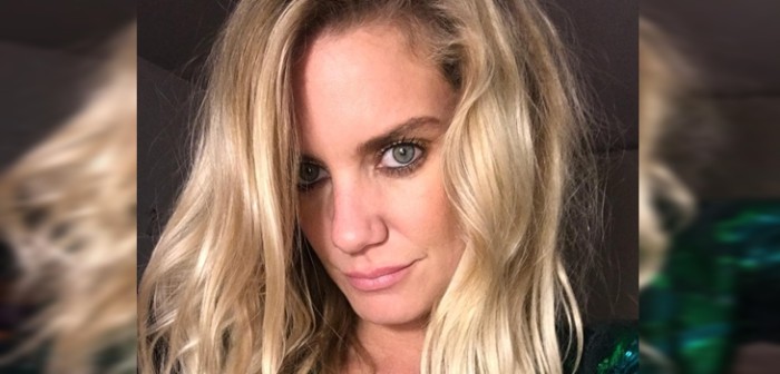 Javiera Acevedo dejó atrás el rubio y estrenó nueva melena rosada: se llenó de piropos