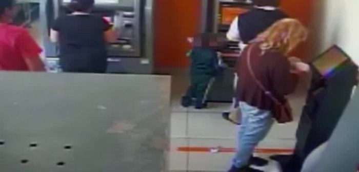 Revelan video de niño de 4 años que habría intentado robar $97 mil en cajero de Valparaíso