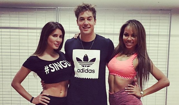 Un adelanto: Fran Undurraga y Betsy Camino se lucen con sensual ensayo para la vedetón