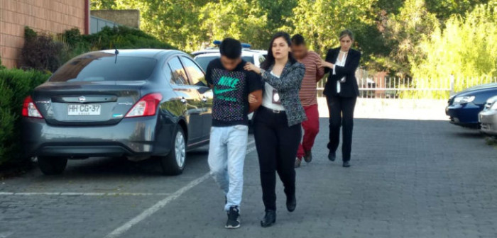 Joven habría sido violada por expareja y pariente al interior de una micro en San Bernardo