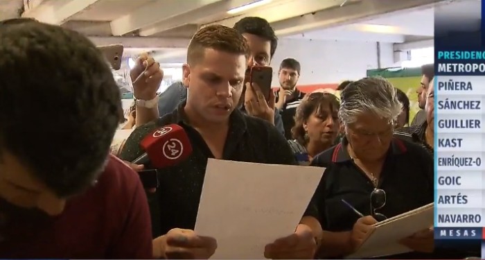 Vocal de mesa sacó risas en Estadio Bicentenario con particular manera de contar los votos