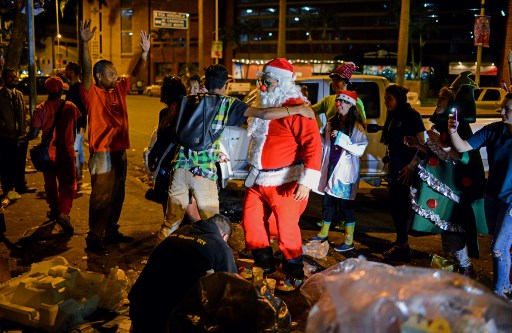 La desesperada petición que está recibiendo un Viejo Pascuero en calles de Caracas