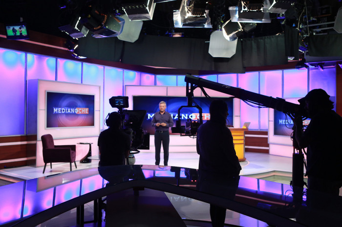 Emblemático periodista de TVN deja el canal tras decidir no renovar contrato