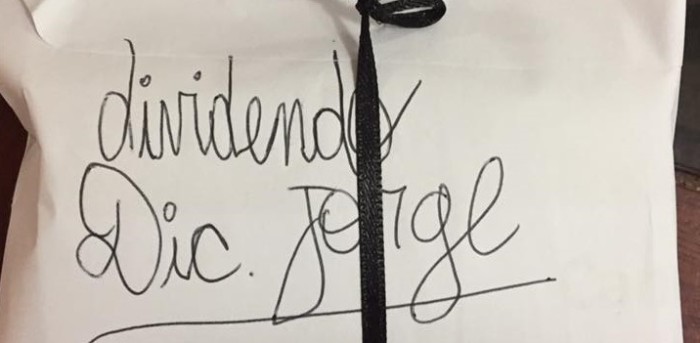 Hombre encontró sobre con dinero en Maipú e inició búsqueda de dueño en Facebook