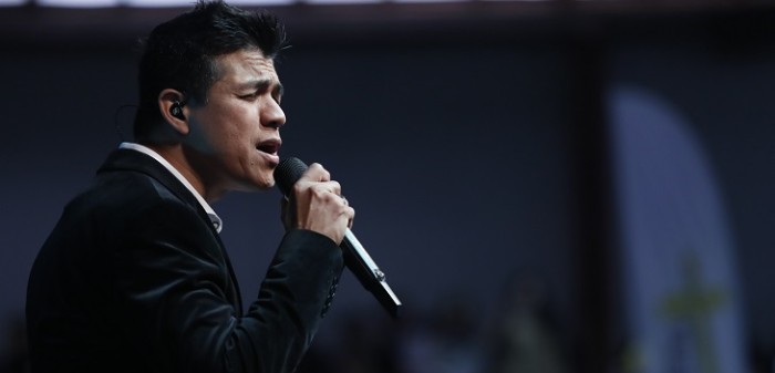 Padre de Américo está internado tras accidente en Mejillones: se volcó en su auto