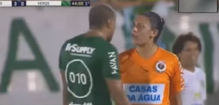 El severo llamado de atención a Denílson por 'romántico' gesto a bella guardalínea