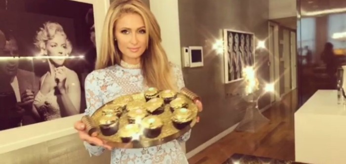 Conoce la aplicación que resalta tus looks metálicos y que es furor entre las famosas