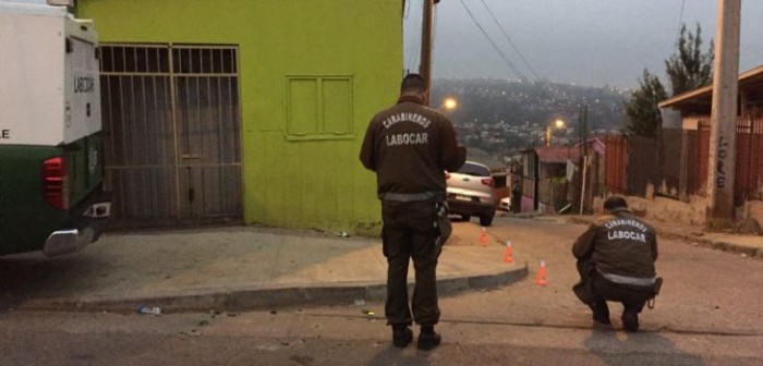 Balean en el rostro a carabinero mientras realizaba control de identidad en Viña del Mar